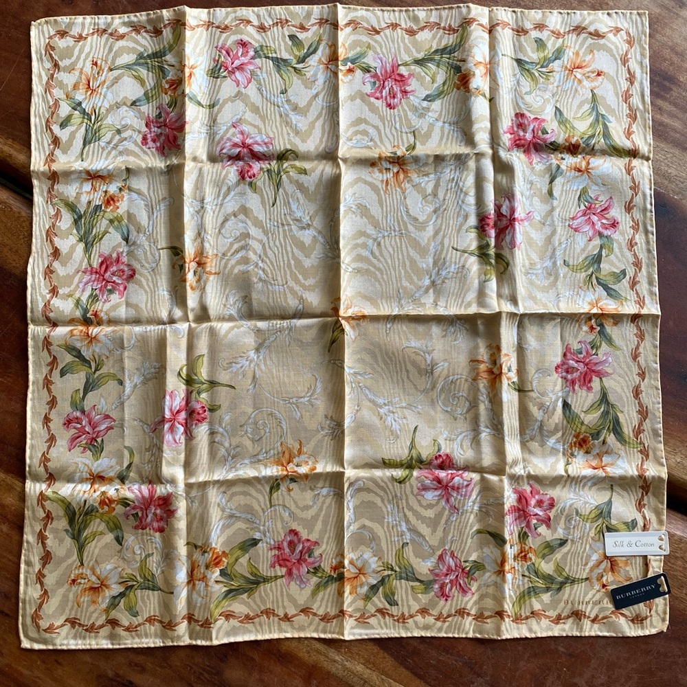 BURBERRY FLORAL HANDKERCHIEF/SCARF